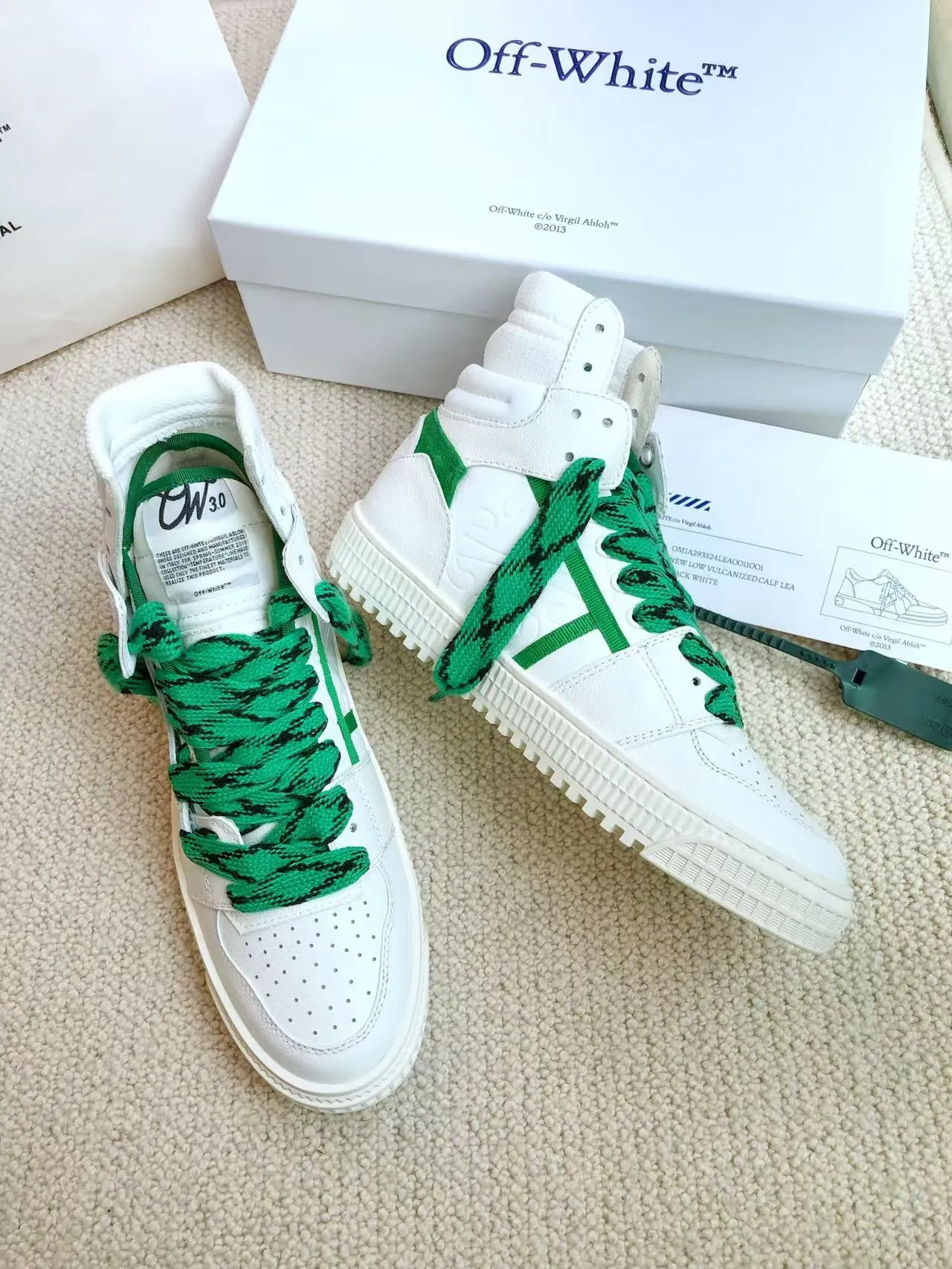 Men's men's shoes P660! 🌈🌈OFF WHITE🌈🌈 ⚡️Couple model⚡️🍓New color🍓 👉Ex-factory price: 130-45 The latest spring model of Gaobang street casual Martin style masterpiece, released the highest quality version on the market 👊 Series original mold opening, original lasting, production technology 1:1 original ➰🔜The best choice for more and more celebrities and Internet celebrities🔸In the classics Changes in the code🔸Innovate in the trend🔸Strive to break away from the shackles of bad street design🔝Although he is not the originator of fashion design, he is definitely a shining dark horse in avant-garde design🐴🆙Do not follow the trend🔅Not universal beauty🔅 Fabric💯First-layer cowhide Lining💯Imported skin-friendly and environmentally friendly polyester mesh Foot pads💯Original molded high-elastic environmentally friendly molding pads Midsole💯Original lasting process Outsole💯Rubber outsole Packaging💯Official website synchronized full set of packaging (brand wrapping paper, brand certificate, brand cloth bag)